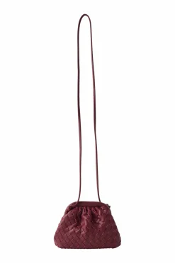 BOW19 Details Vesken Dumpling Bag Braided