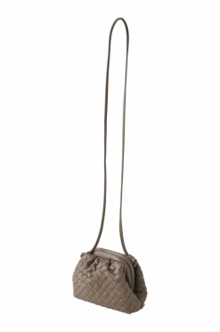 BOW19 Details Vesken Dumpling Bag Braided