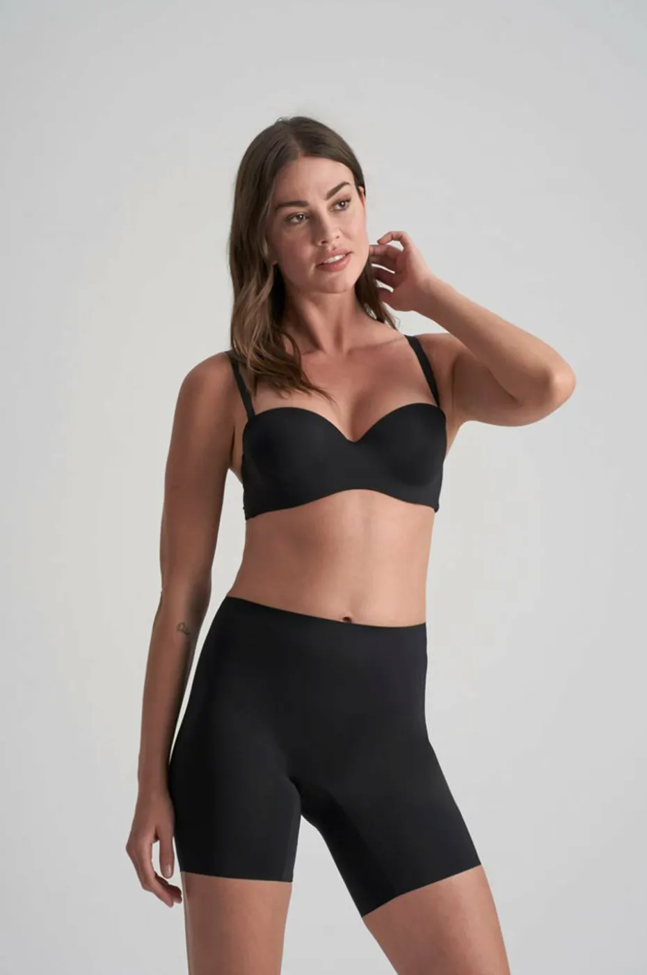 Bye Bra Formende shorts Smooth Essentials Mid Waist Short - light support