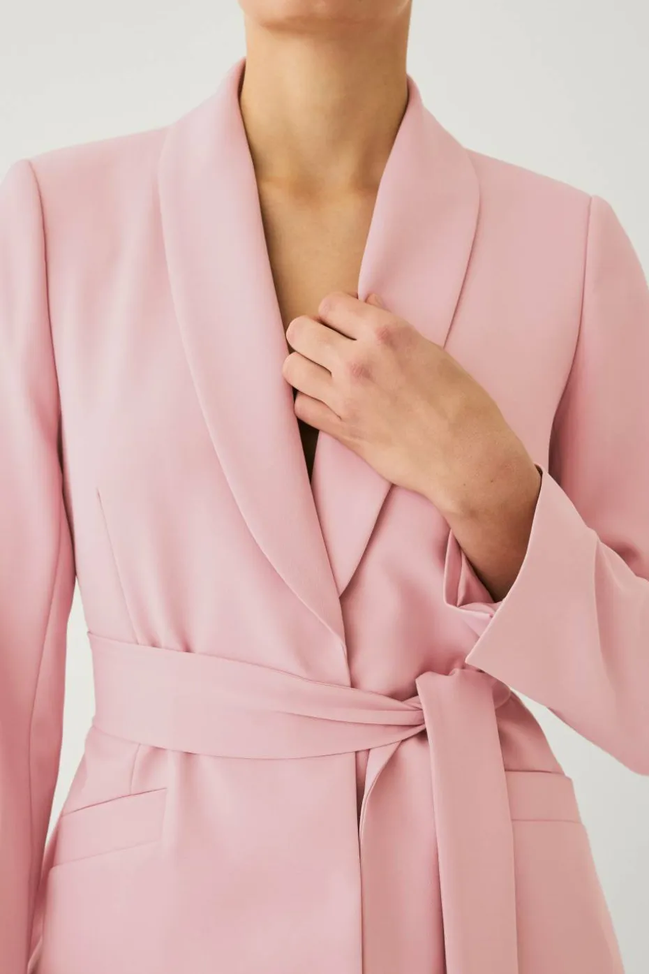Ellos Collection Blazer med slips og sjalkrage