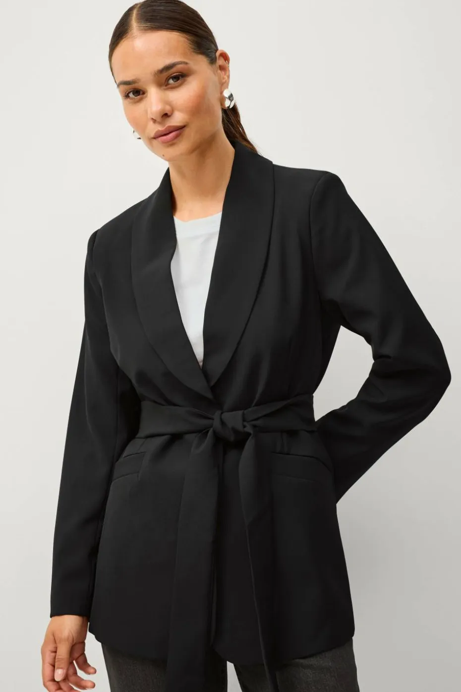 Ellos Collection Blazer med slips og sjalkrage