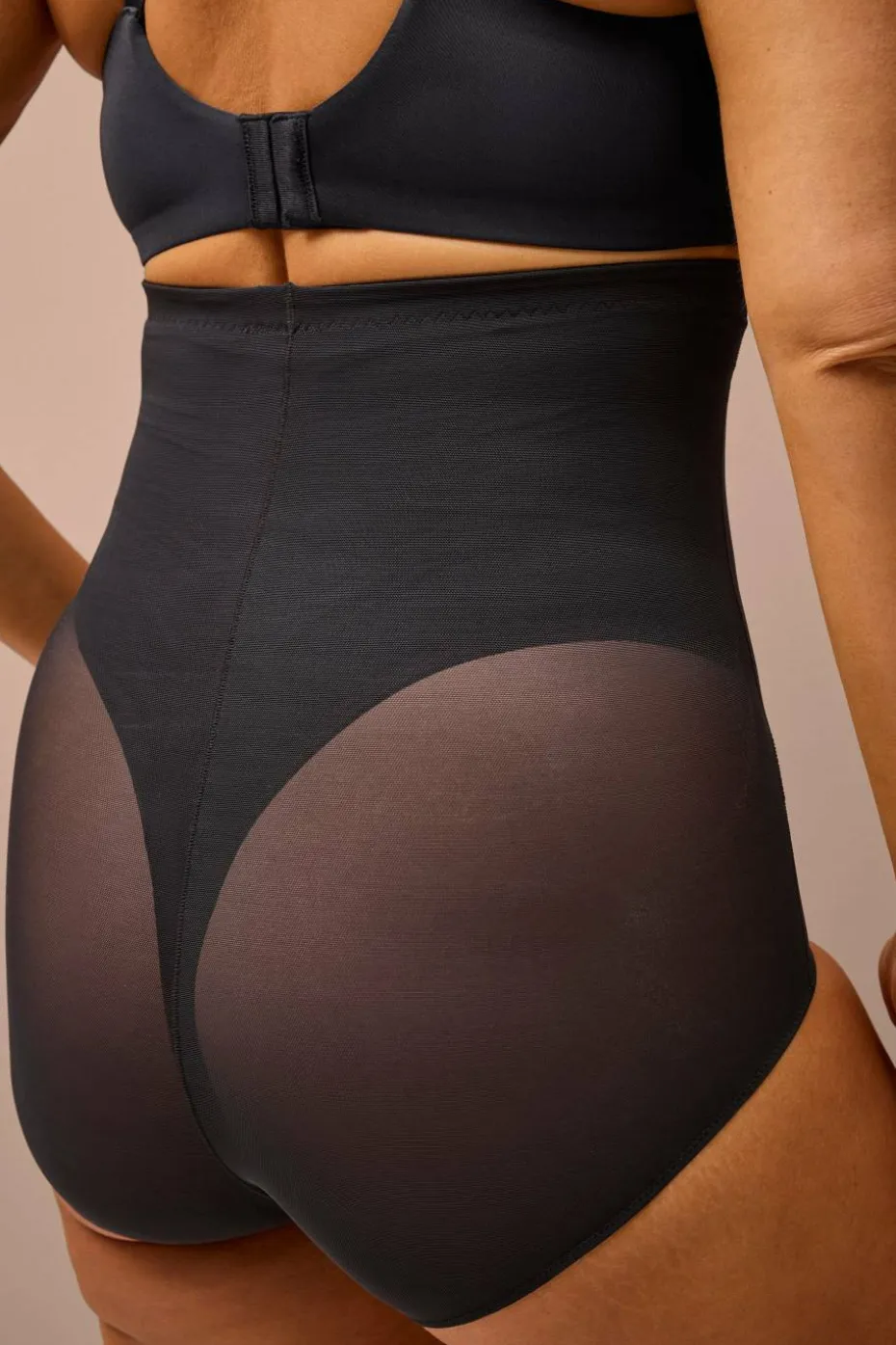 Ellos Collection Formende shorts med høy midje - firm support