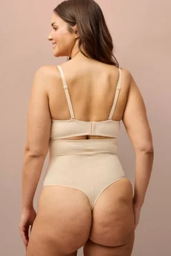Ellos Collection Formende stringtruse med høy midje - medium support