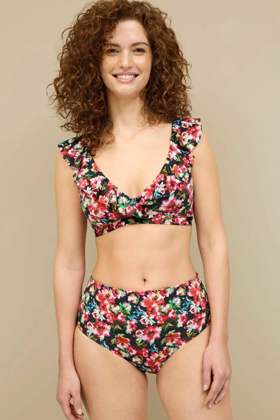 Ellos Collection Høy, fullt foret bikinitruse