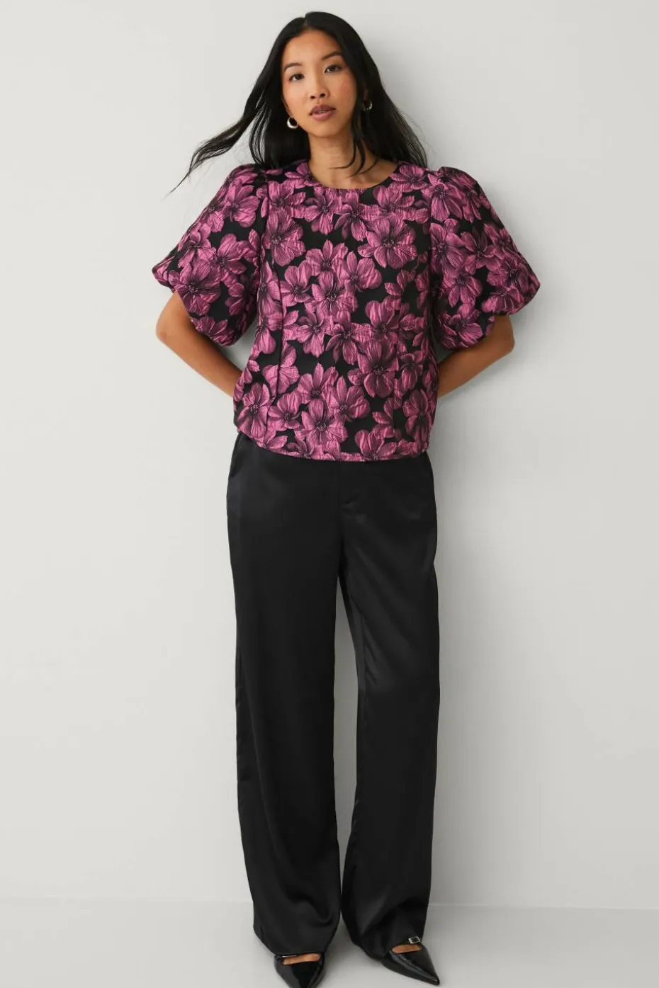 Ellos Collection Jacquardvevd bluse med puffermer