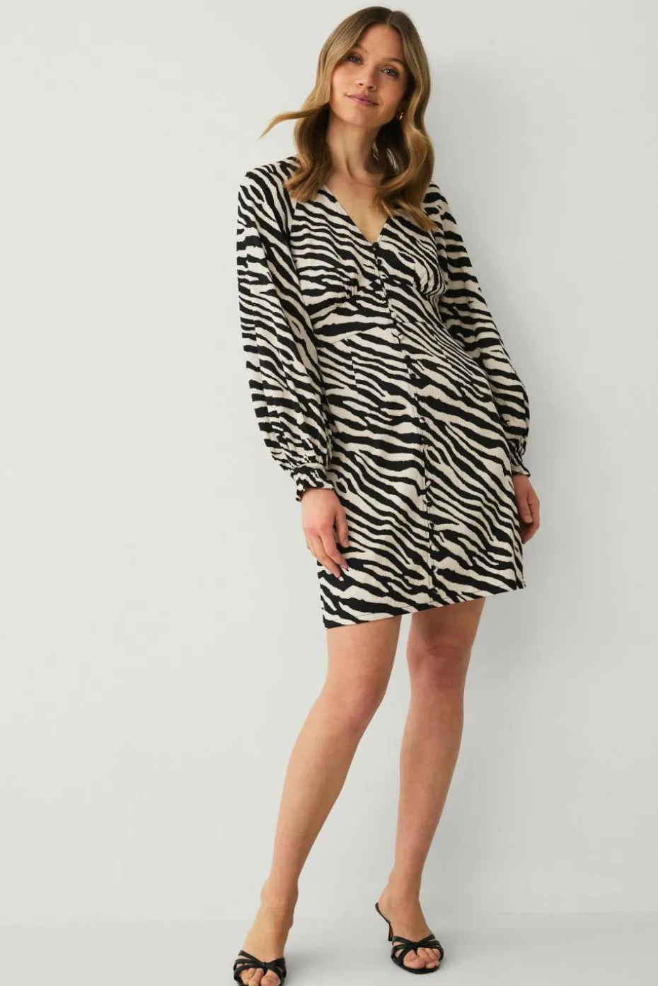Ellos Collection Kjole med kledde knapper