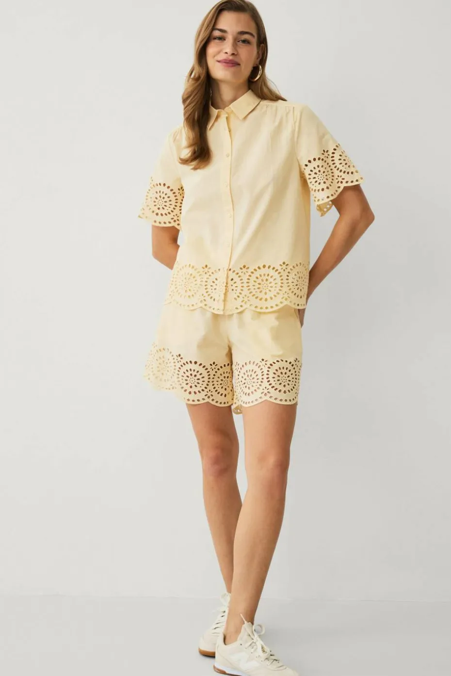 Ellos Collection Shorts med broderie anglaise