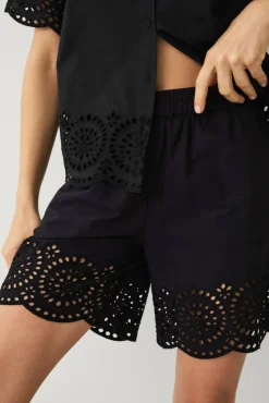 Ellos Collection Shorts med broderie anglaise