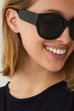 Ellos Collection Solbriller med oval form