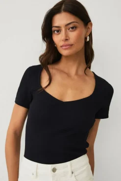 Ellos Collection Topp med hjerteformet hals