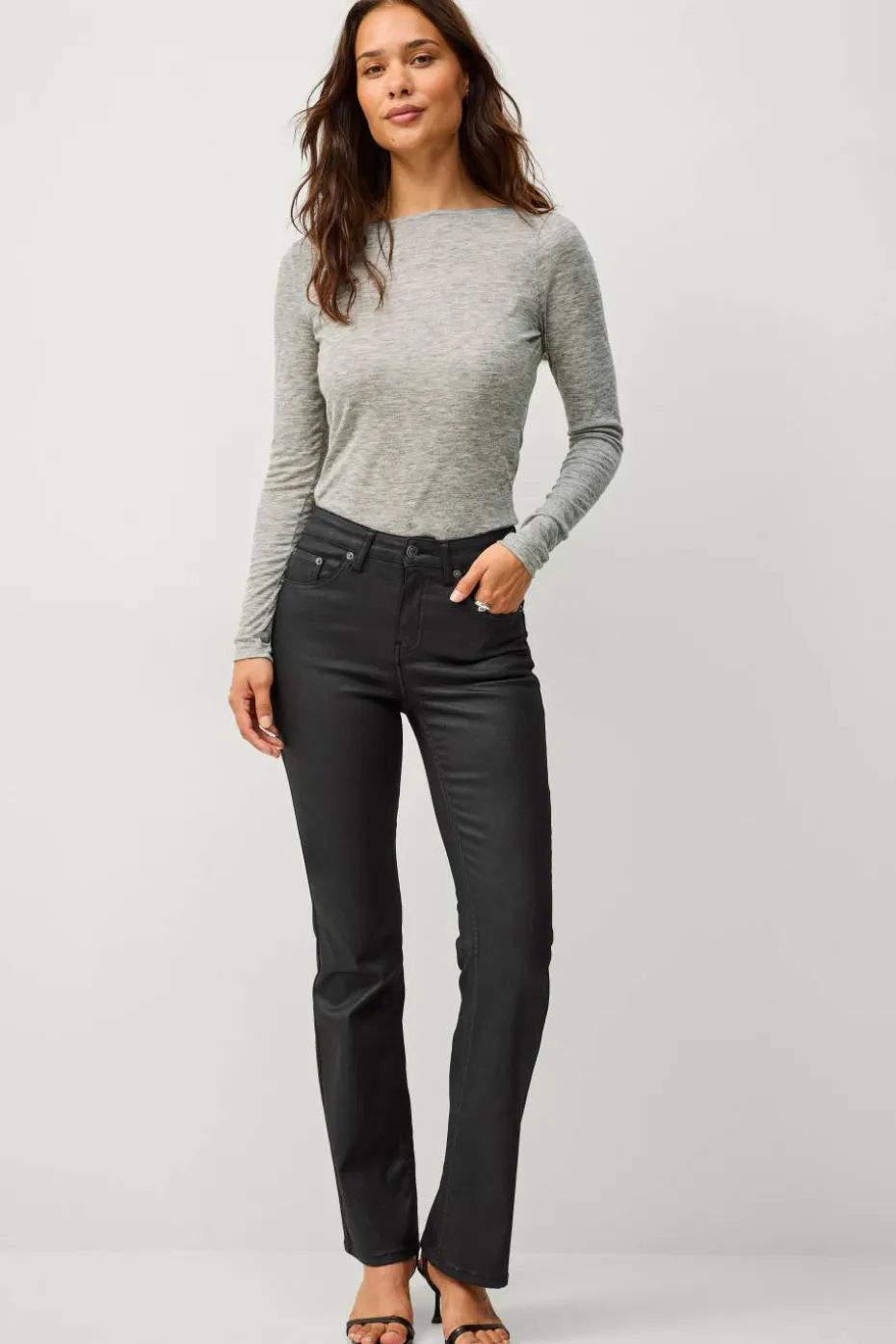 Ellos Collection Utsvingte jeans med belagt overflate