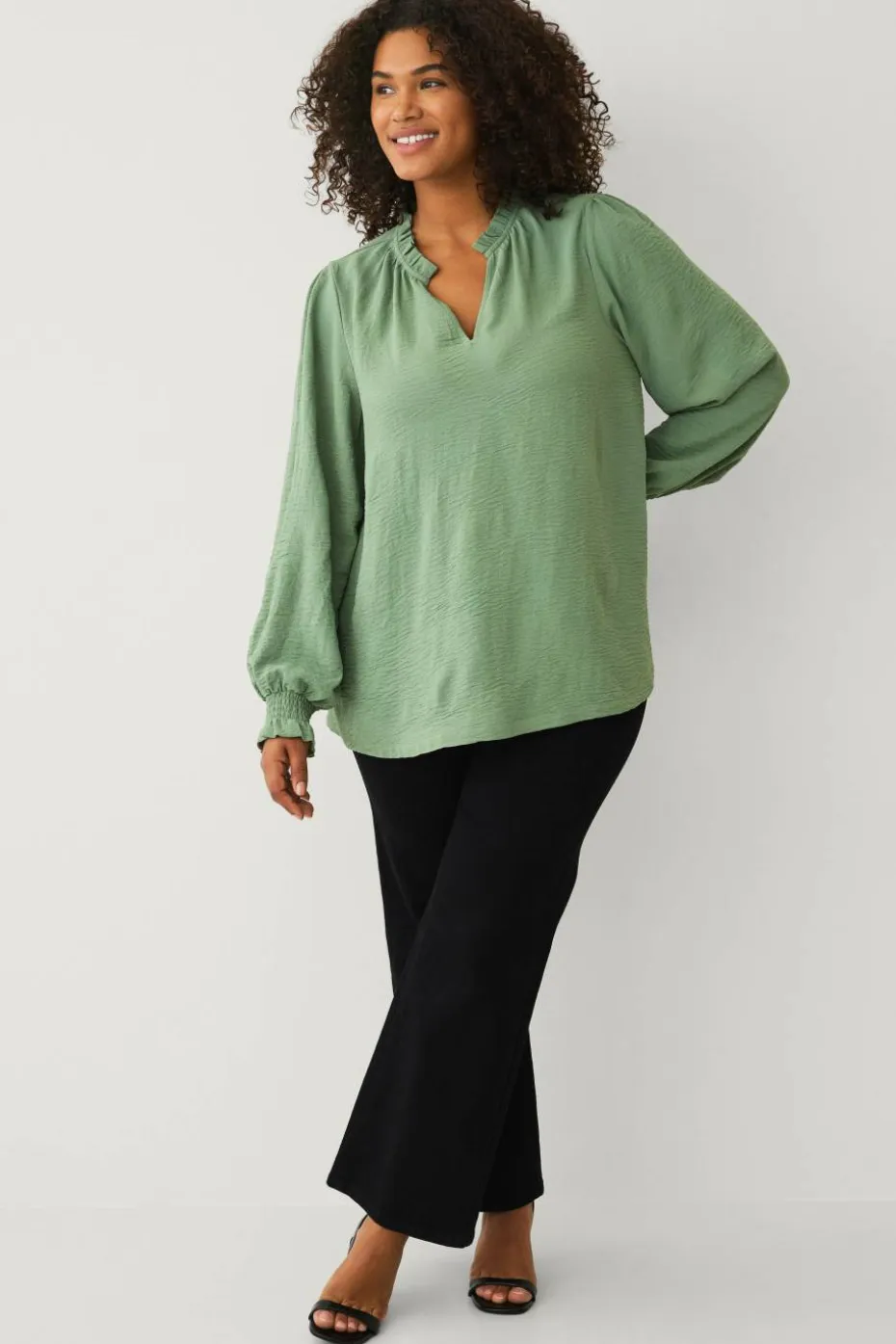 Ellos Plus collection Bluse med v-formet utringning