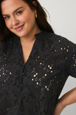 Ellos Plus collection Bluse med hullbroderi