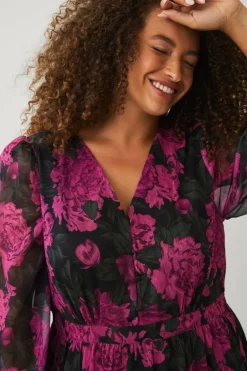 Ellos Plus collection Kjole i chiffon med bobleerme