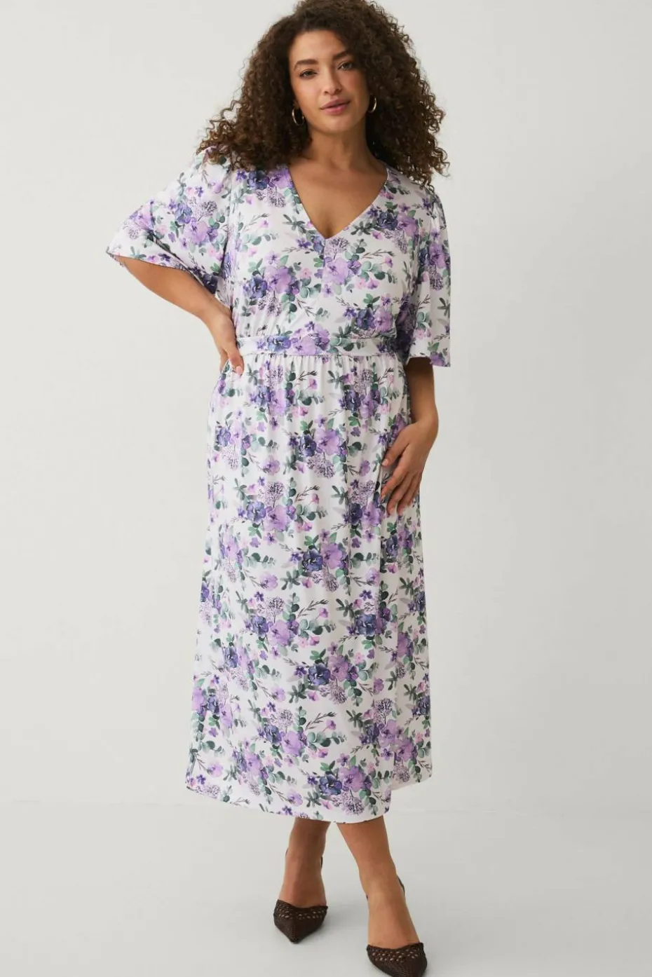 Ellos Plus collection Kjole med v-formet hals