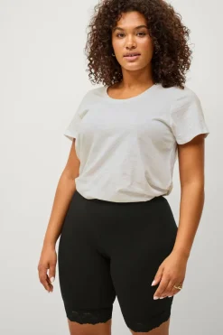 Ellos Plus collection Korte sykkelshortser med blondekant