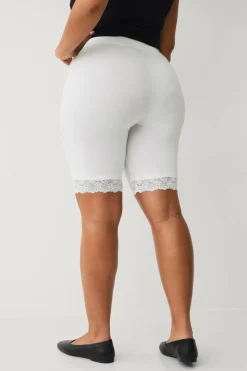 Ellos Plus collection Korte sykkelshortser med blondekant