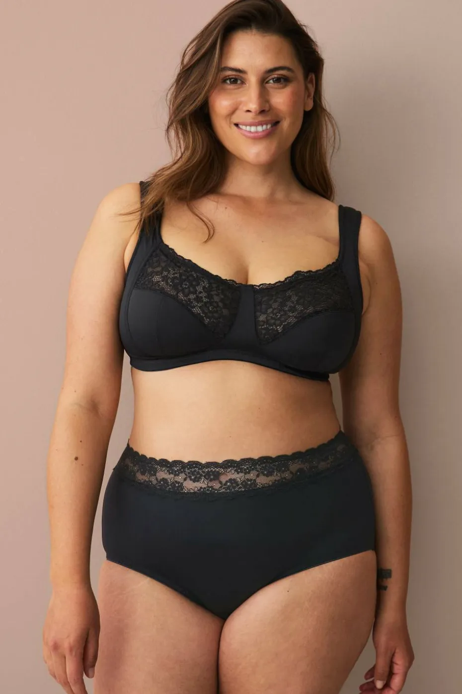 Ellos Plus collection Myk bh med blonder øverst