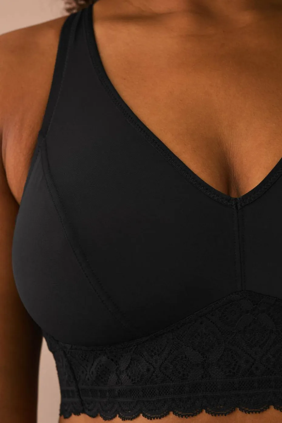 Ellos Plus collection Myk BH med blondedetaljer