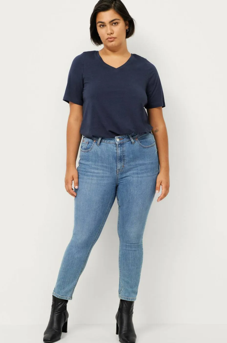 Ellos Plus collection Topp med v-hals