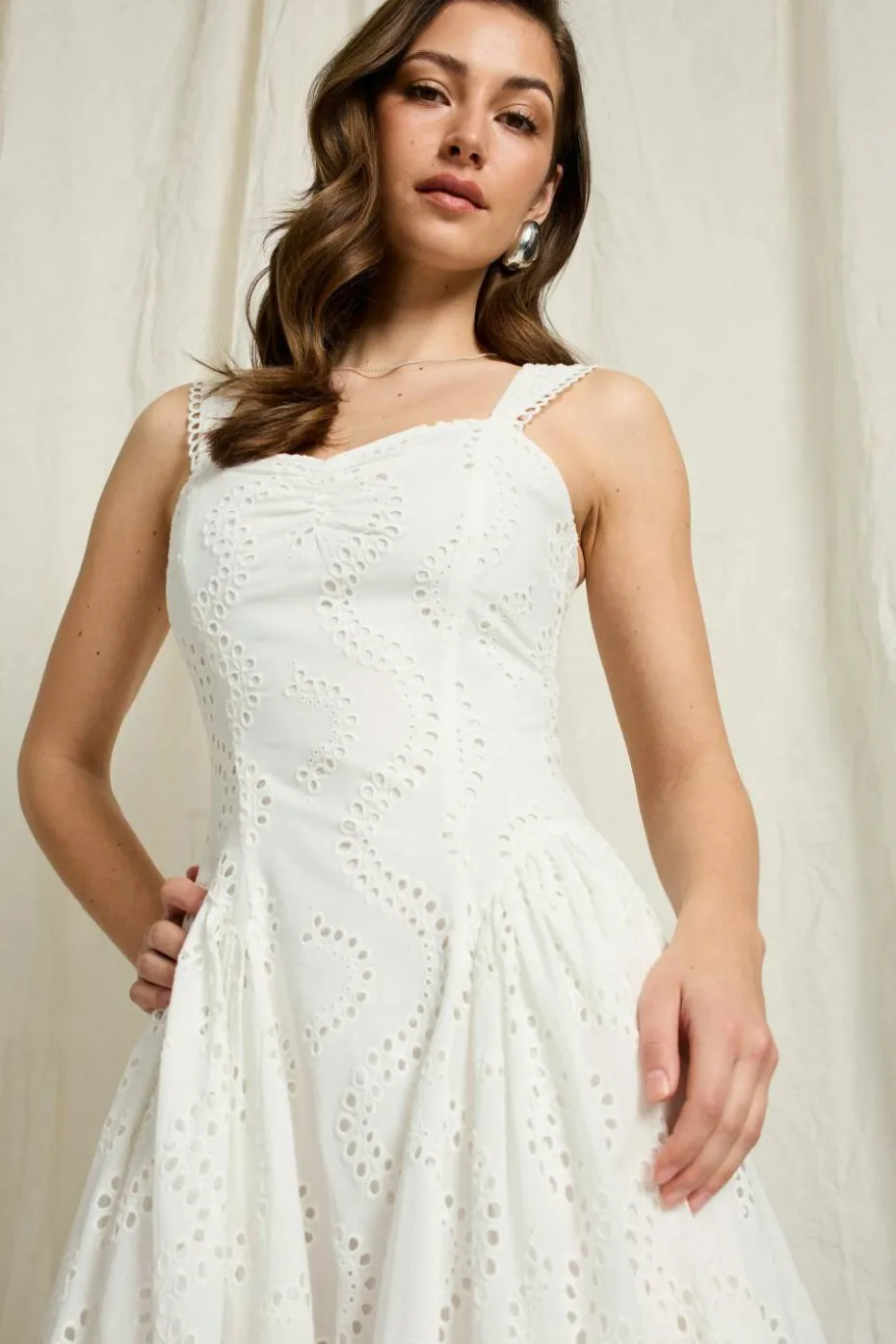 Joelle Maxikjole med broderie anglaise