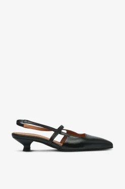 Pavement Pumps Aurelia