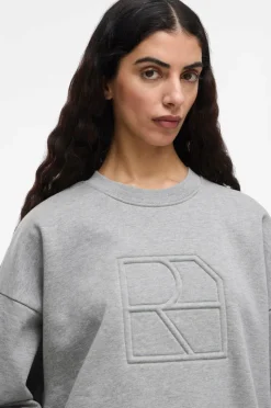Rouge Edit Collegegenser rouNella LS Short O-neck